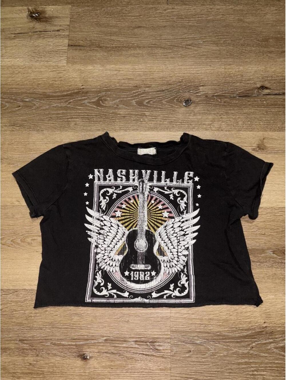 Nashville 1982 Guitar Wings Cropped Graphic Tee